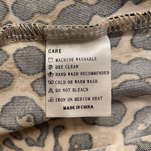 Long Sleeve Leopard Print Bodysuit Size Small - Picture 5 of 12